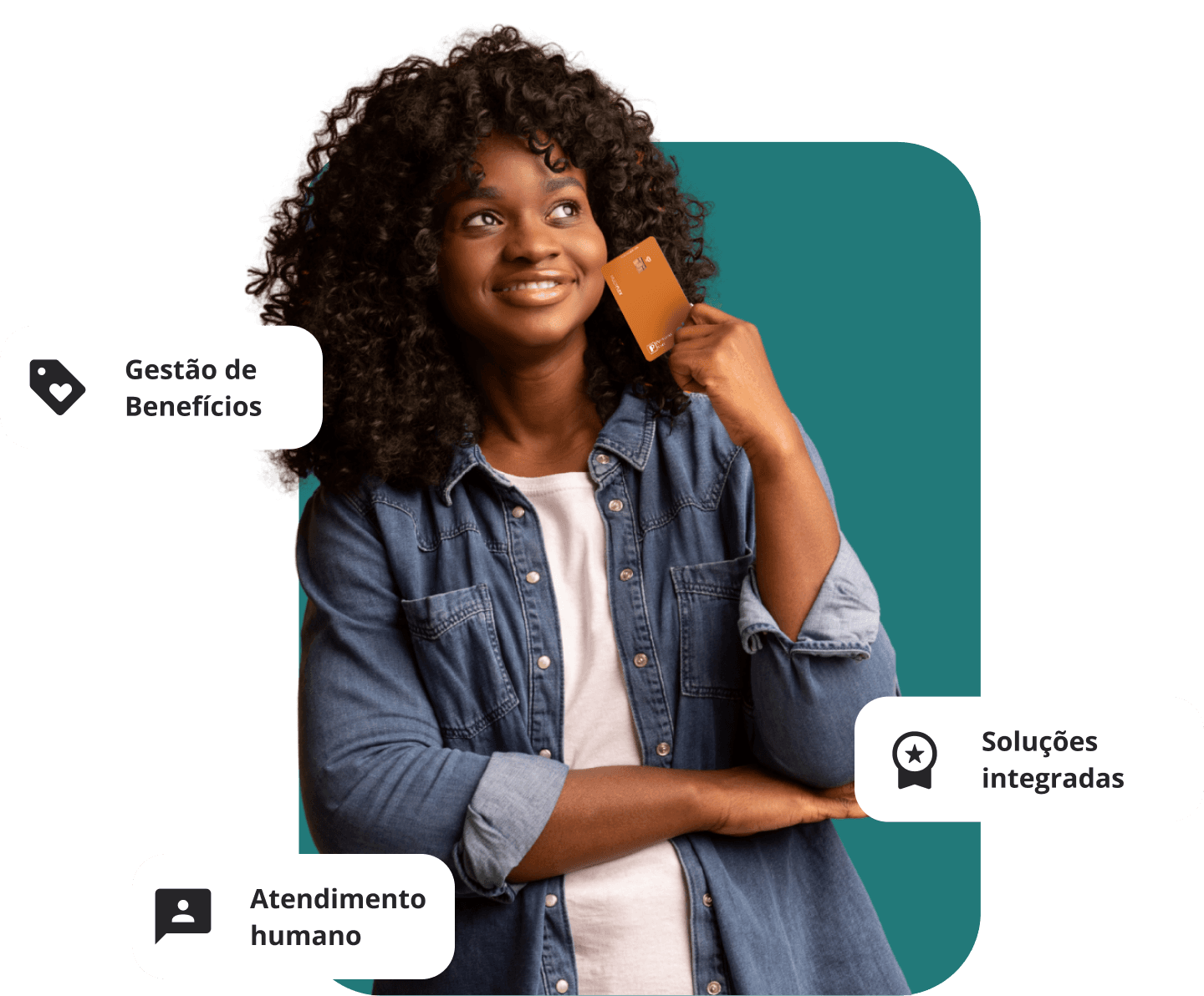 Mulher sorrindo segurando cartão Personal Card com design moderno